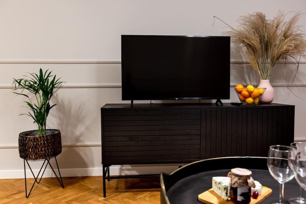 Ferienwohnung Elegant, Comfortable In The Heart Of Warsaw! Exterior foto