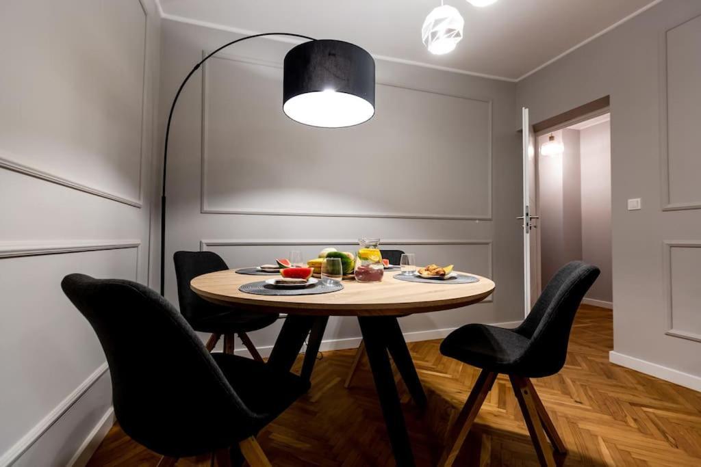 Ferienwohnung Elegant, Comfortable In The Heart Of Warsaw! Exterior foto
