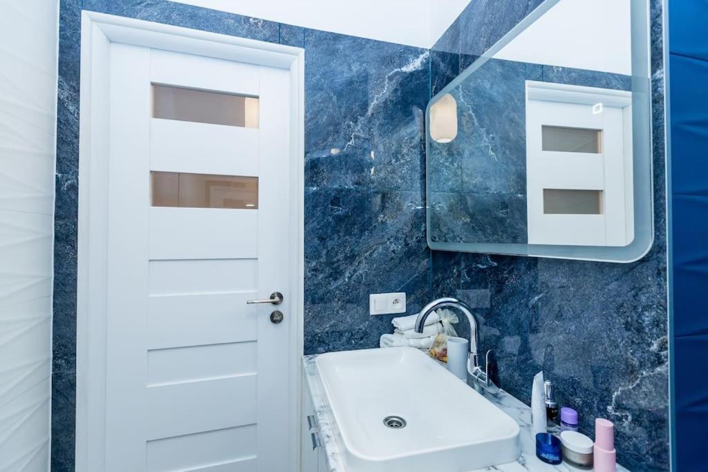Ferienwohnung Elegant, Comfortable In The Heart Of Warsaw! Exterior foto