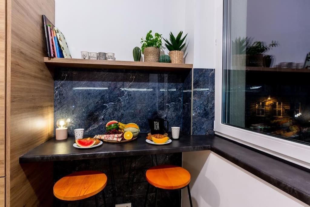 Ferienwohnung Elegant, Comfortable In The Heart Of Warsaw! Exterior foto