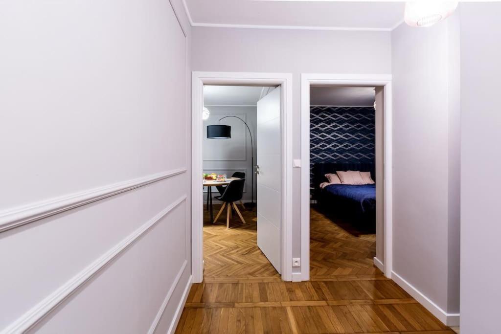 Ferienwohnung Elegant, Comfortable In The Heart Of Warsaw! Exterior foto