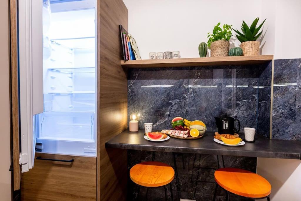 Ferienwohnung Elegant, Comfortable In The Heart Of Warsaw! Exterior foto