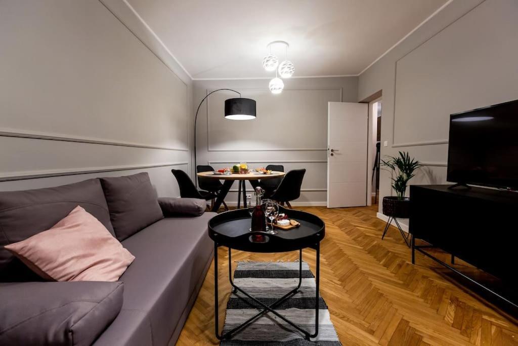 Ferienwohnung Elegant, Comfortable In The Heart Of Warsaw! Exterior foto